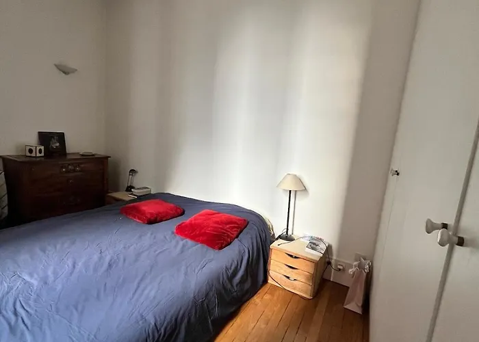 Typical Parisian Flat, Close To Metro & Bois *